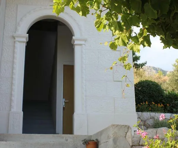 Apartment Dinko Duće