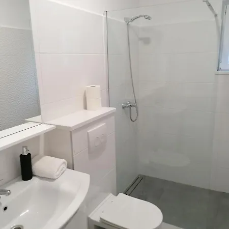 Apartment Dinko *