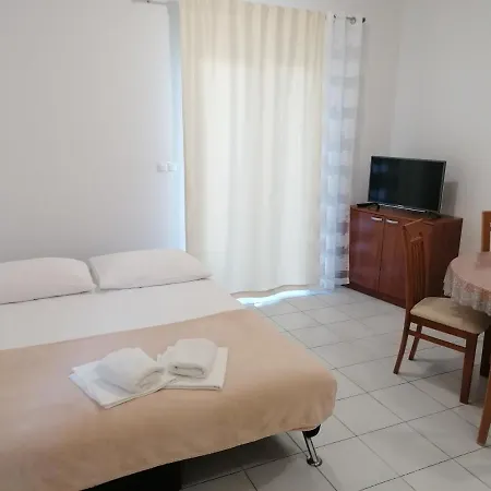 Appartement Dinko *